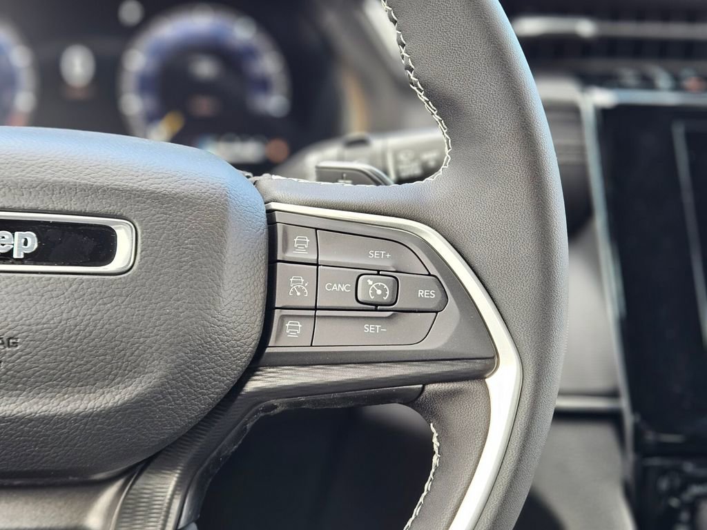 New 2025 Jeep Grand Cherokee Laredo X w/ Luxury Tech Group I image 26