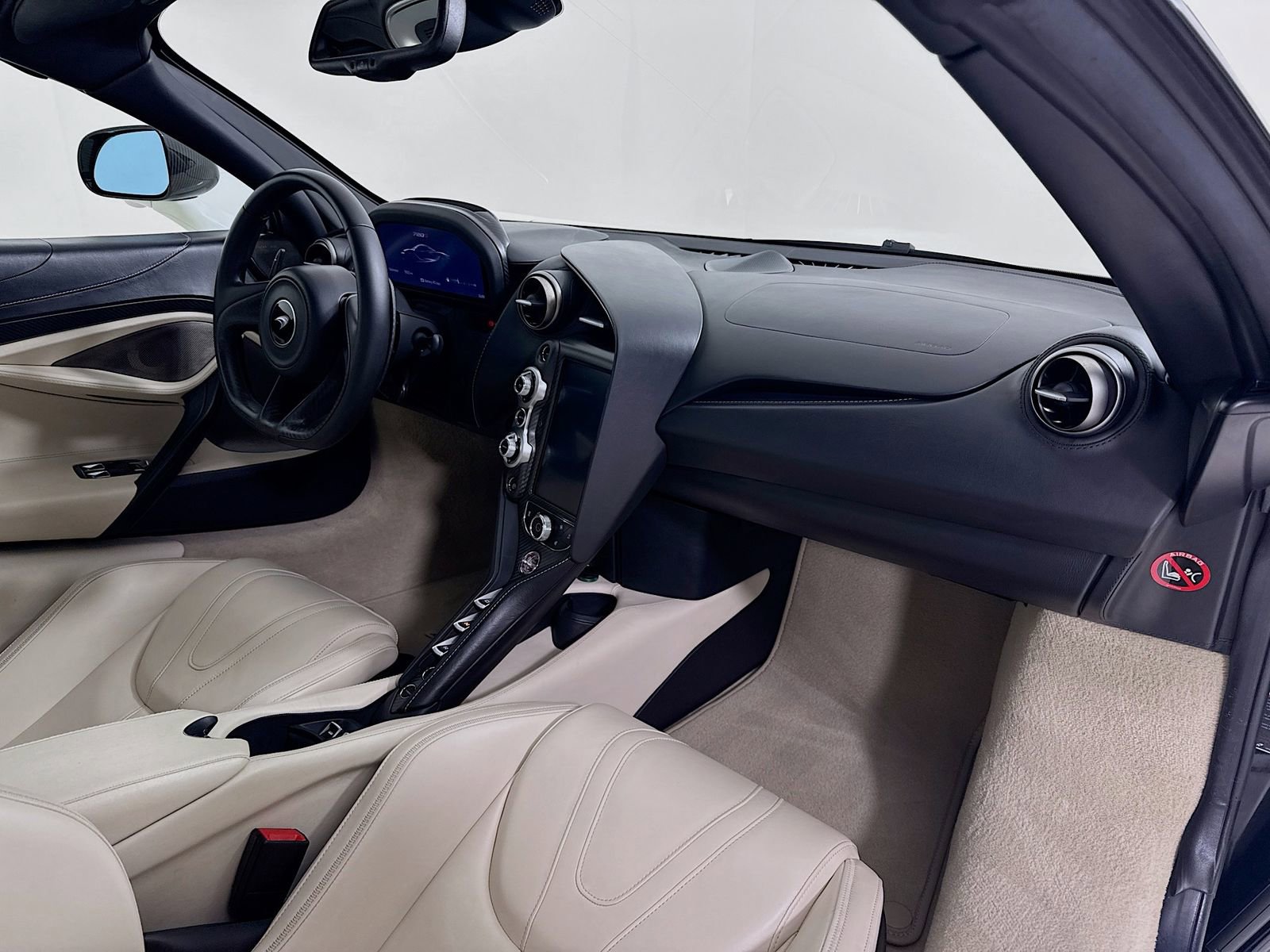 Used 2020 McLaren 720S Spider image 24