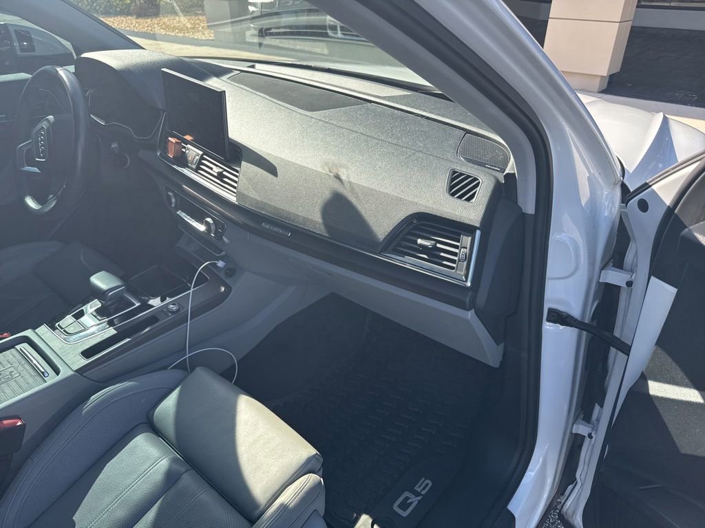 Used 2021 Audi Q5 e Premium Plus w/ Premium Plus Package AWD/4WD image 9