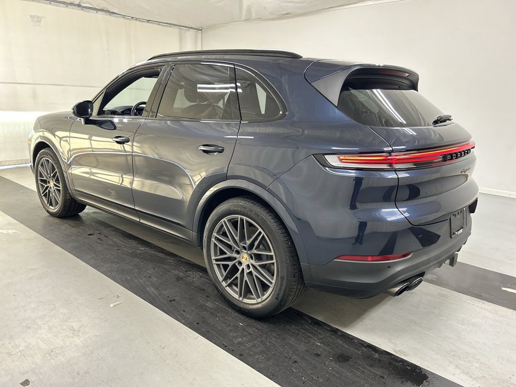 Certified 2024 Porsche Cayenne AWD/4WD image 7