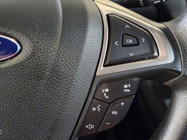 Used 2017 Ford Fusion SE w/ Fusion SE Technology Package FWD image 10