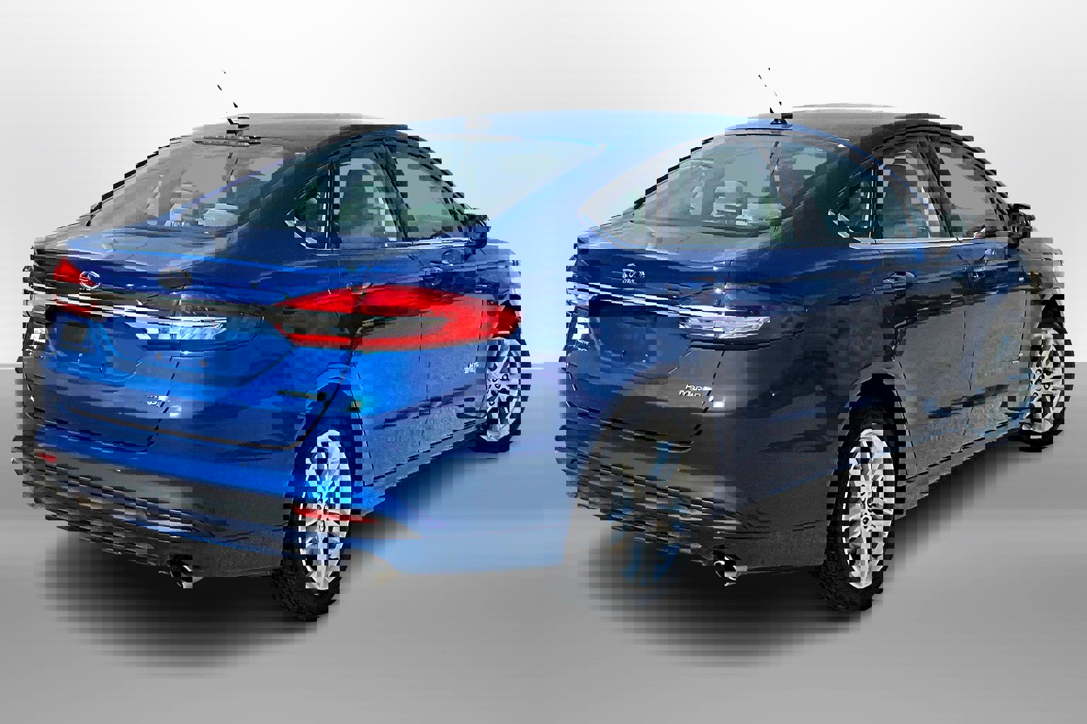 Used 2018 Ford Fusion S image 11