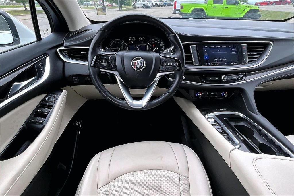 Used 2023 Buick Enclave Essence FWD image 4