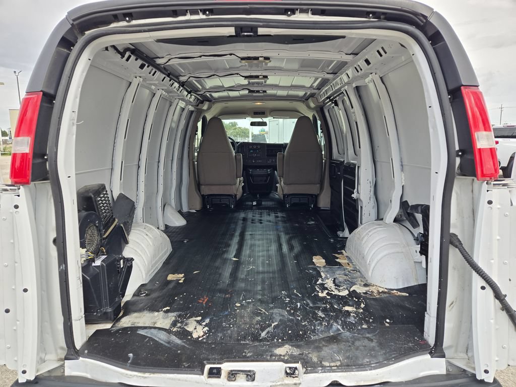 Used 2020 Chevrolet Express 2500 w/ Communications Package RWD image 32