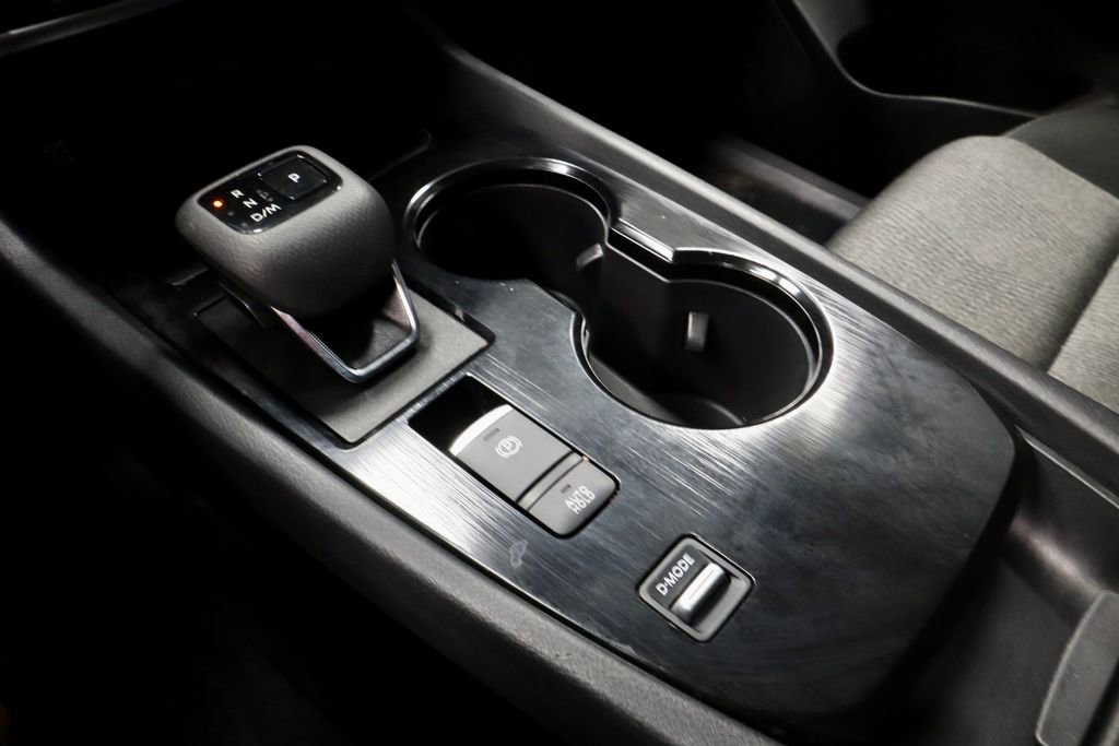 Certified 2025 Nissan Rogue SV FWD image 30