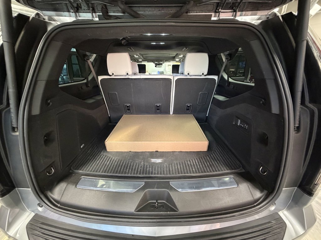 Used 2025 Cadillac Escalade ESV V image 61