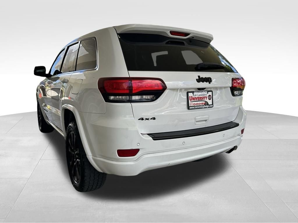 Used 2018 Jeep Grand Cherokee Altitude AWD/4WD image 3