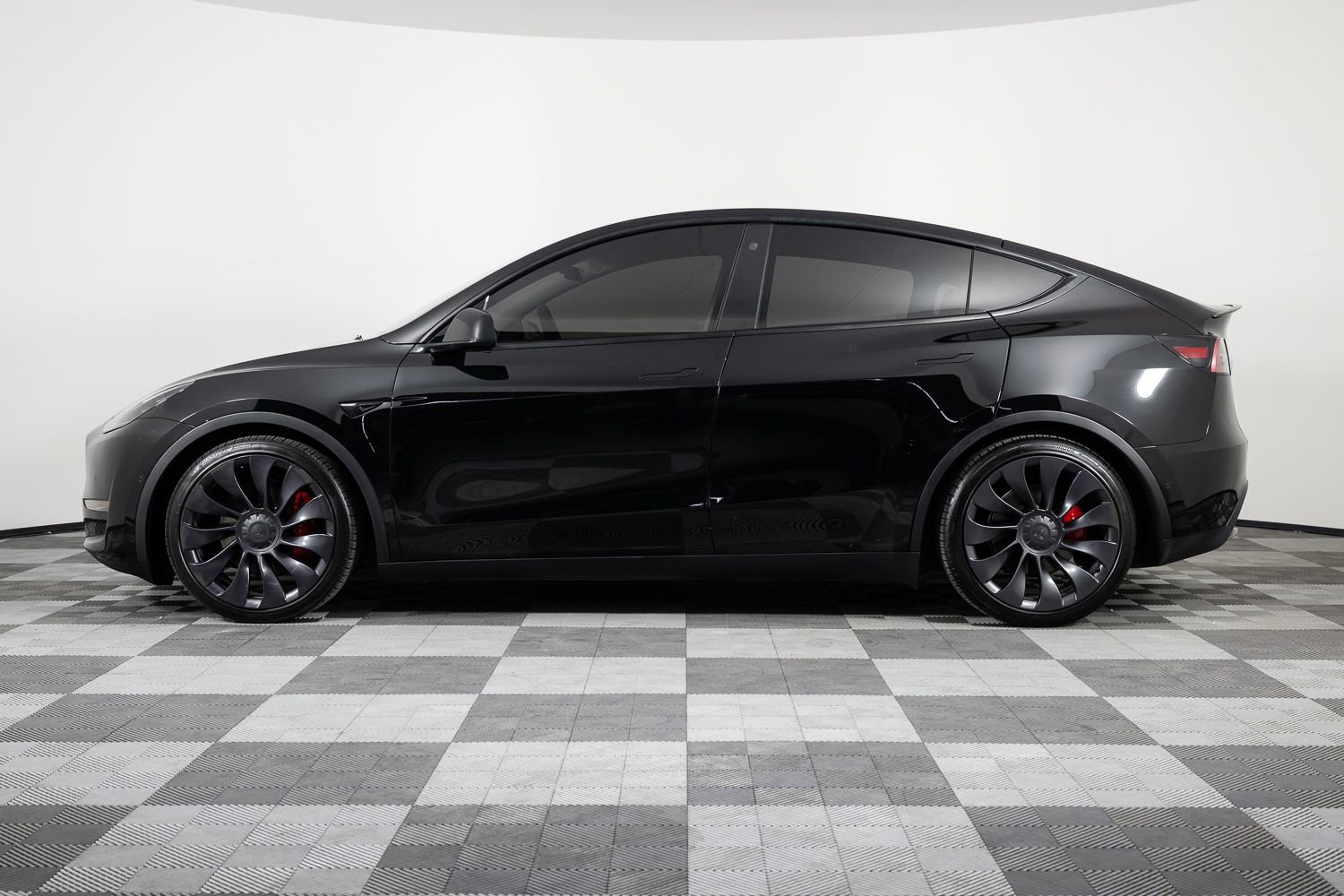 Used 2021 Tesla Model Y Performance image 3