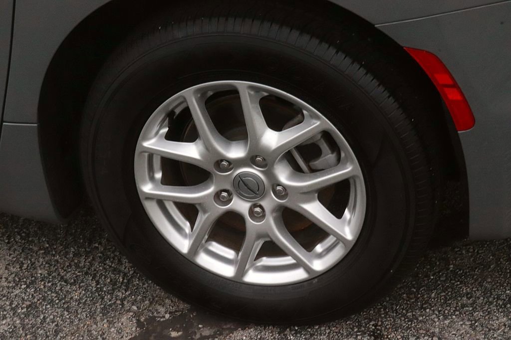 Used 2025 Chrysler Pacifica Select FWD image 8