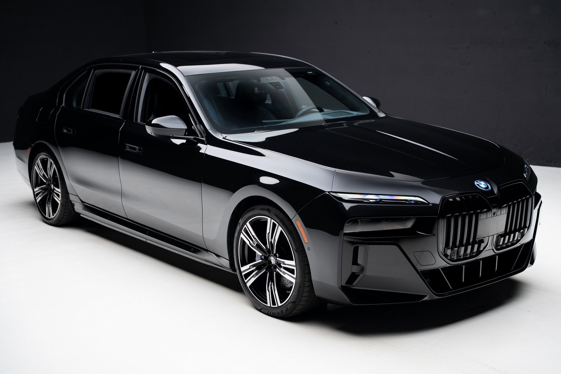 Used 2023 BMW i7 xDrive60 w/ Executive Package 2 image 39