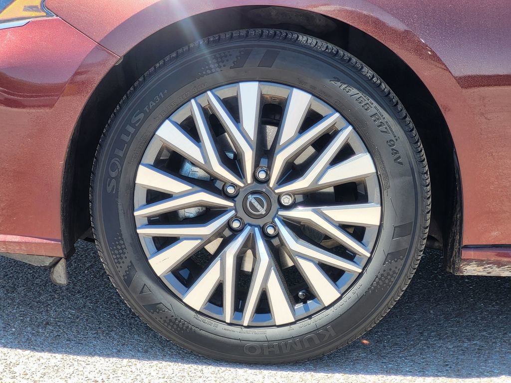 Used 2024 Nissan Altima 2.5 SV FWD image 7
