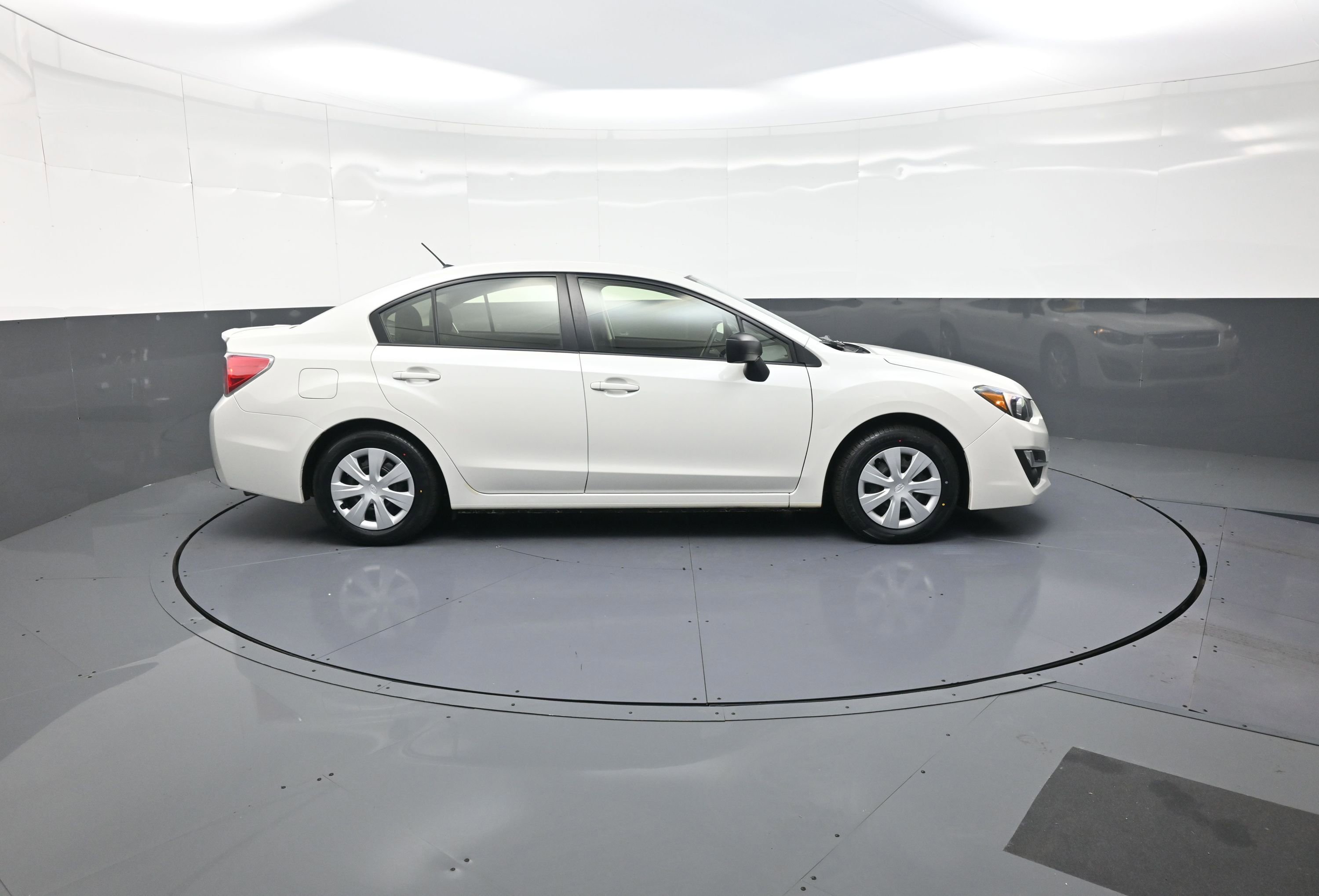 Used 2015 Subaru Impreza 2.0i image 2