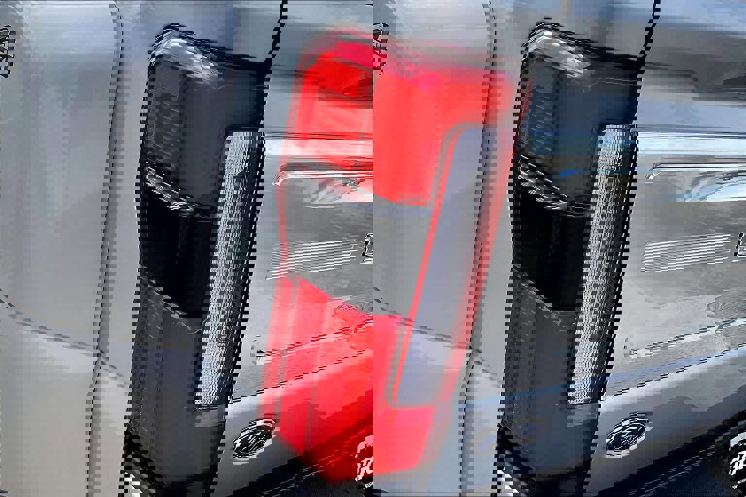 Used 2024 Ford F450 Limited image 31