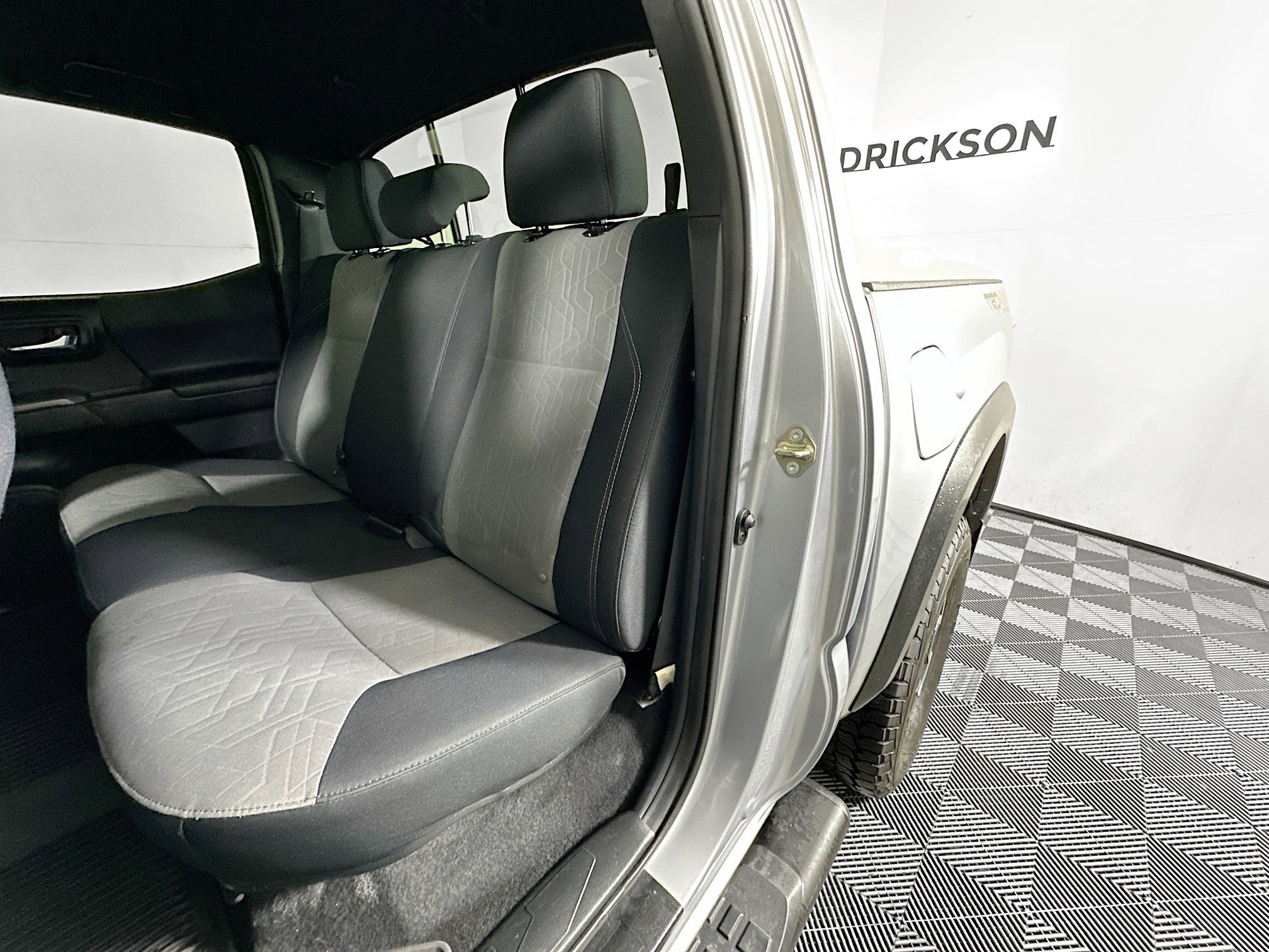 Used 2020 Toyota Tacoma TRD Off-Road w/ Technology Package image 26