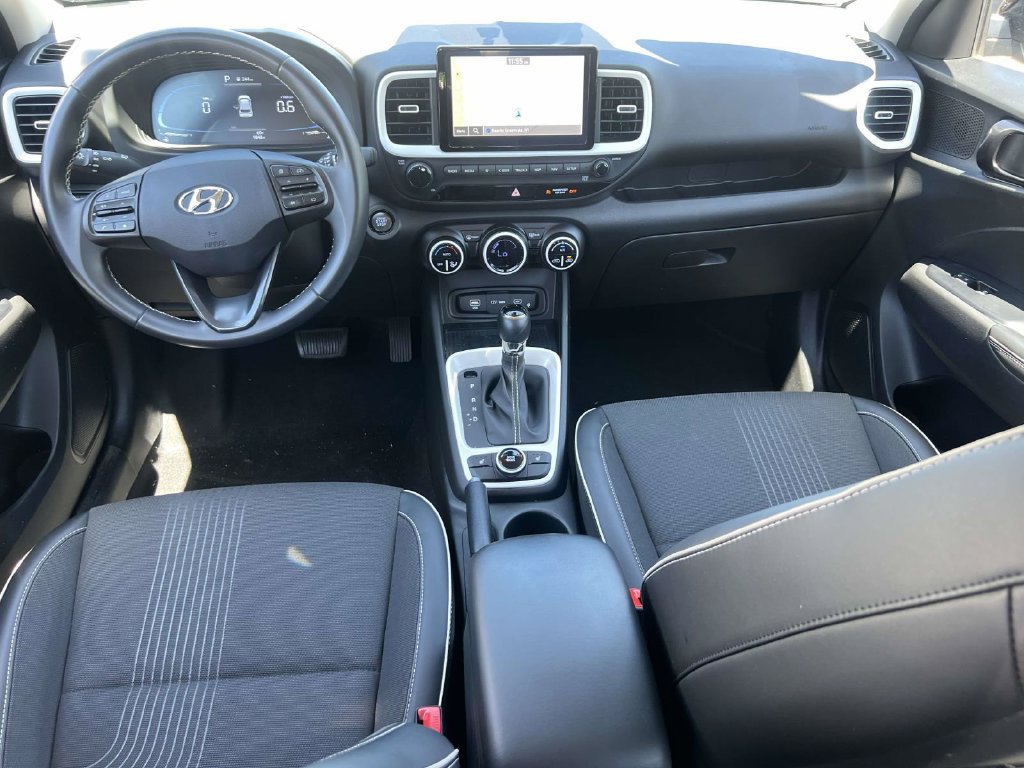 Used 2024 Hyundai Venue Limited FWD image 13