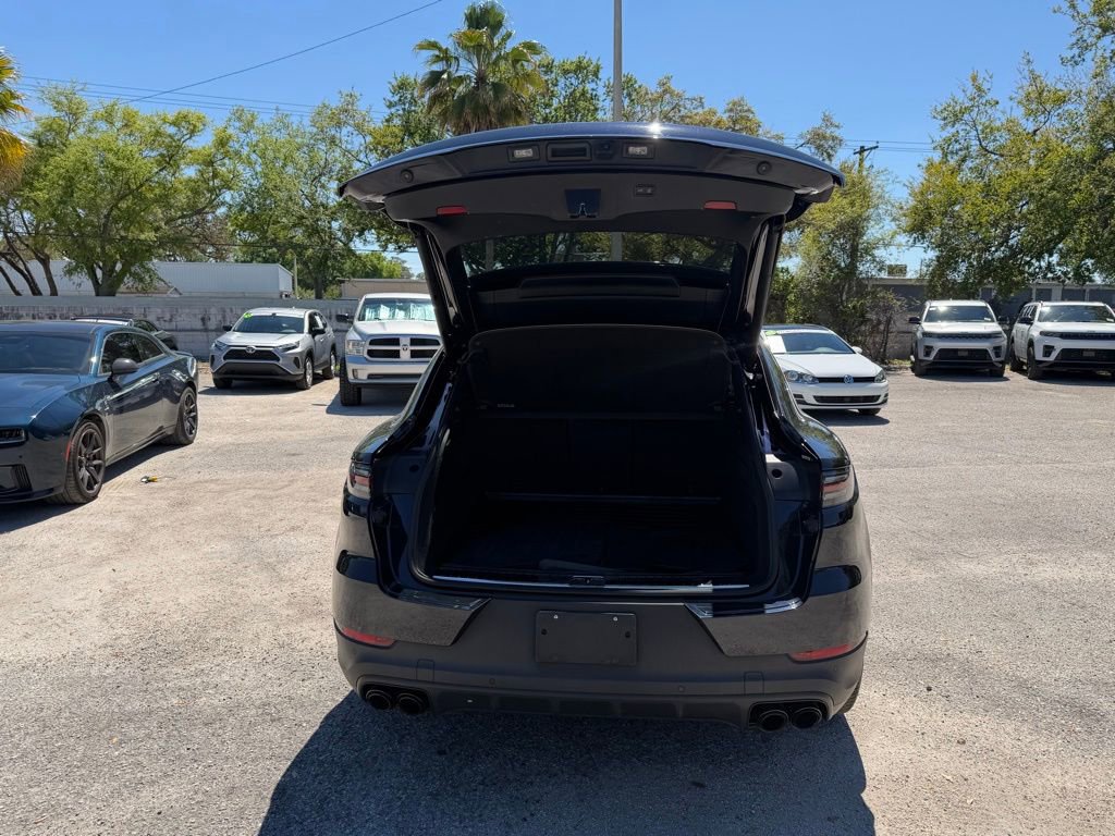 Used 2022 Porsche Cayenne S Platinum image 38