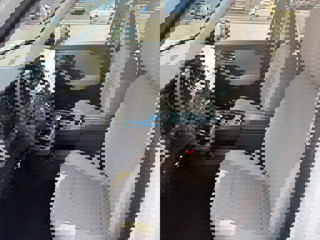 Used 2023 Nissan Rogue SV image 38