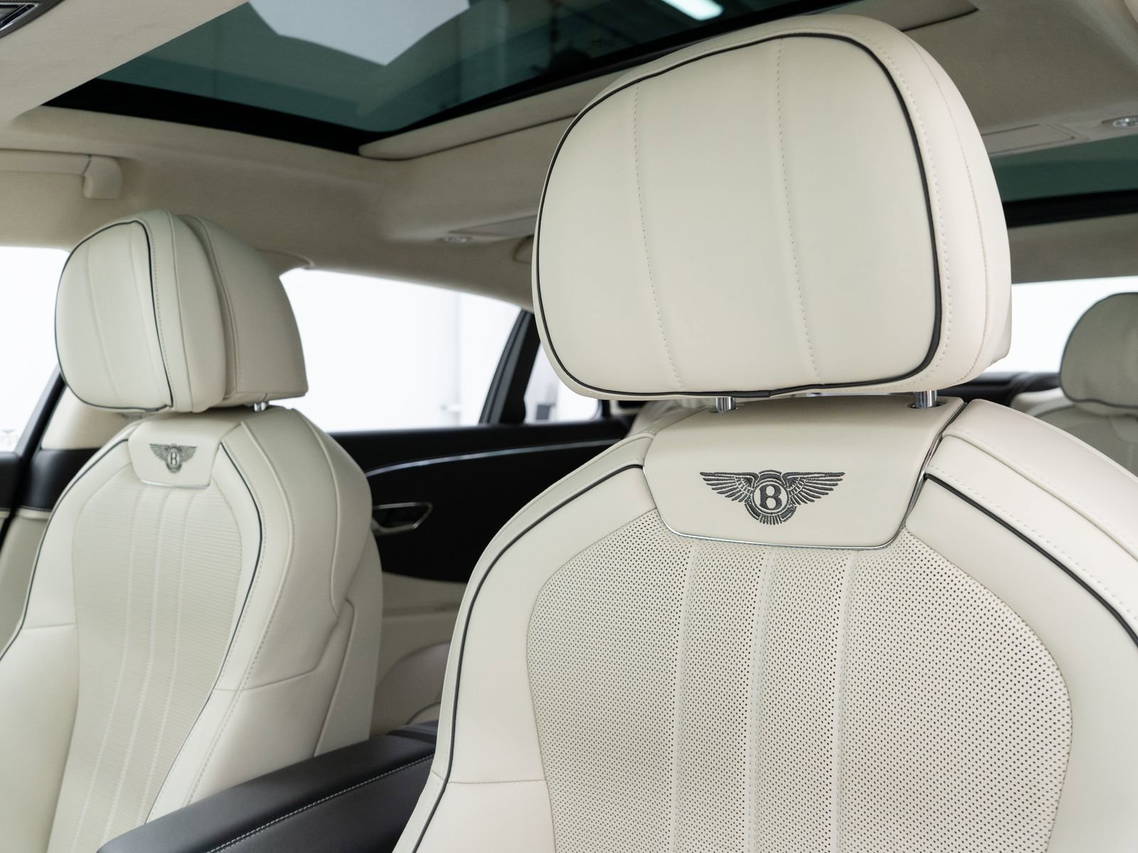 Used 2021 Bentley Flying Spur W12 AWD/4WD image 16