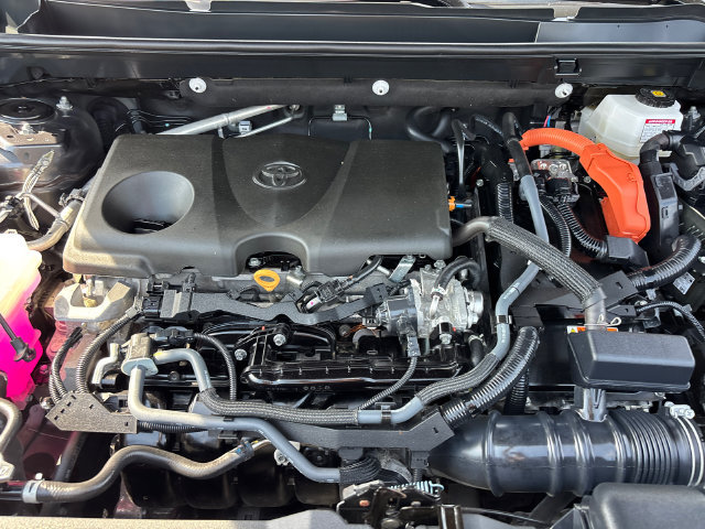 Used 2025 Toyota RAV4 XLE AWD/4WD image 31