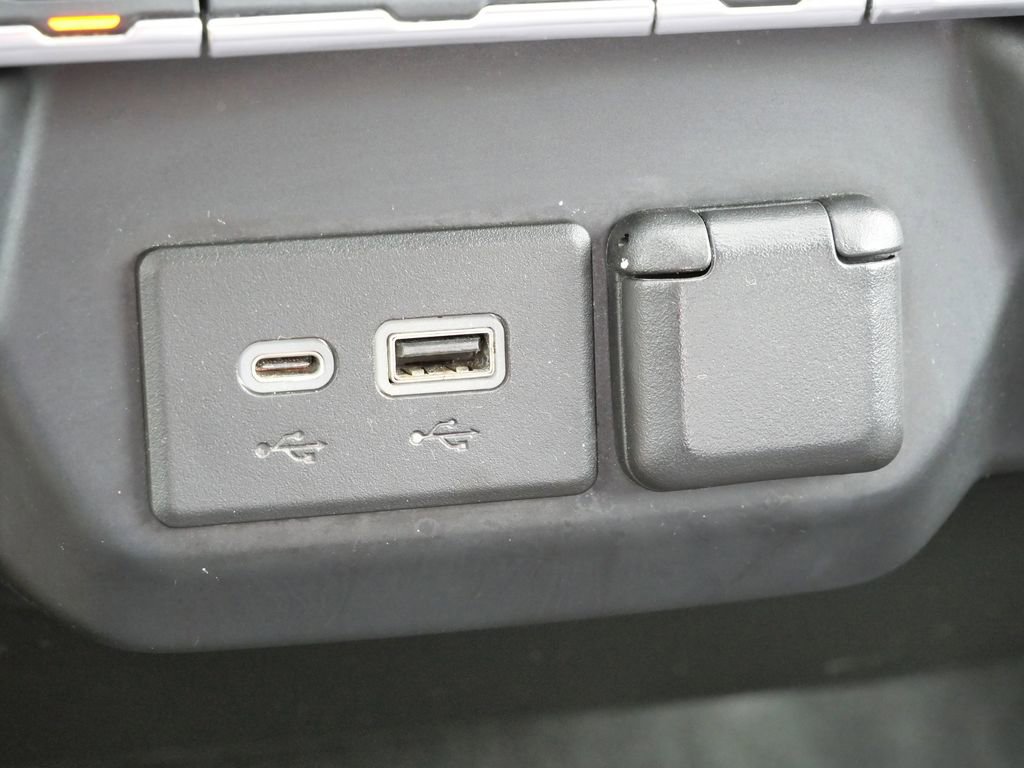 Used 2020 Chevrolet Silverado 1500 LT image 38