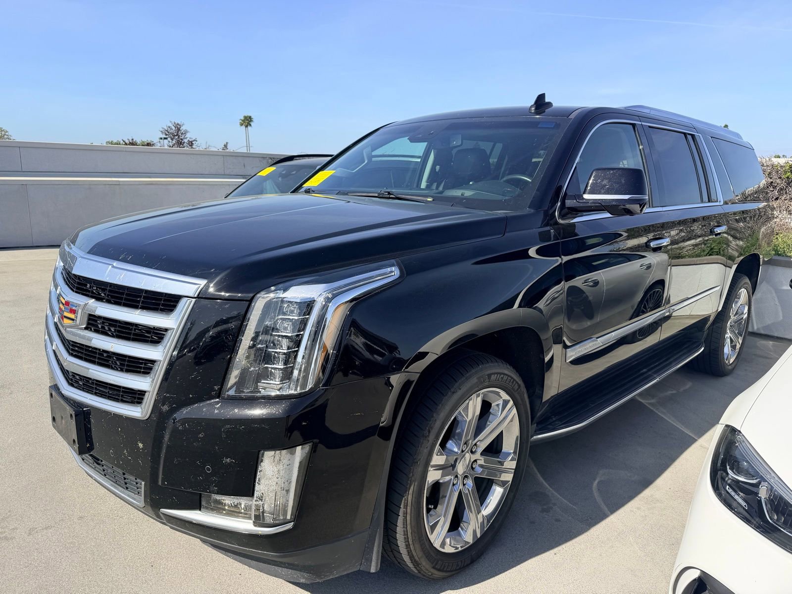 Used 2016 Cadillac Escalade ESV Luxury image 2