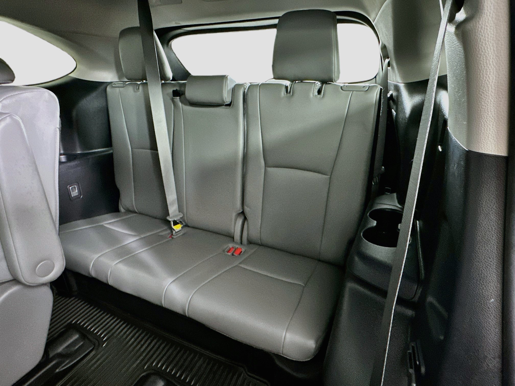 Used 2023 Toyota Highlander XLE FWD image 30