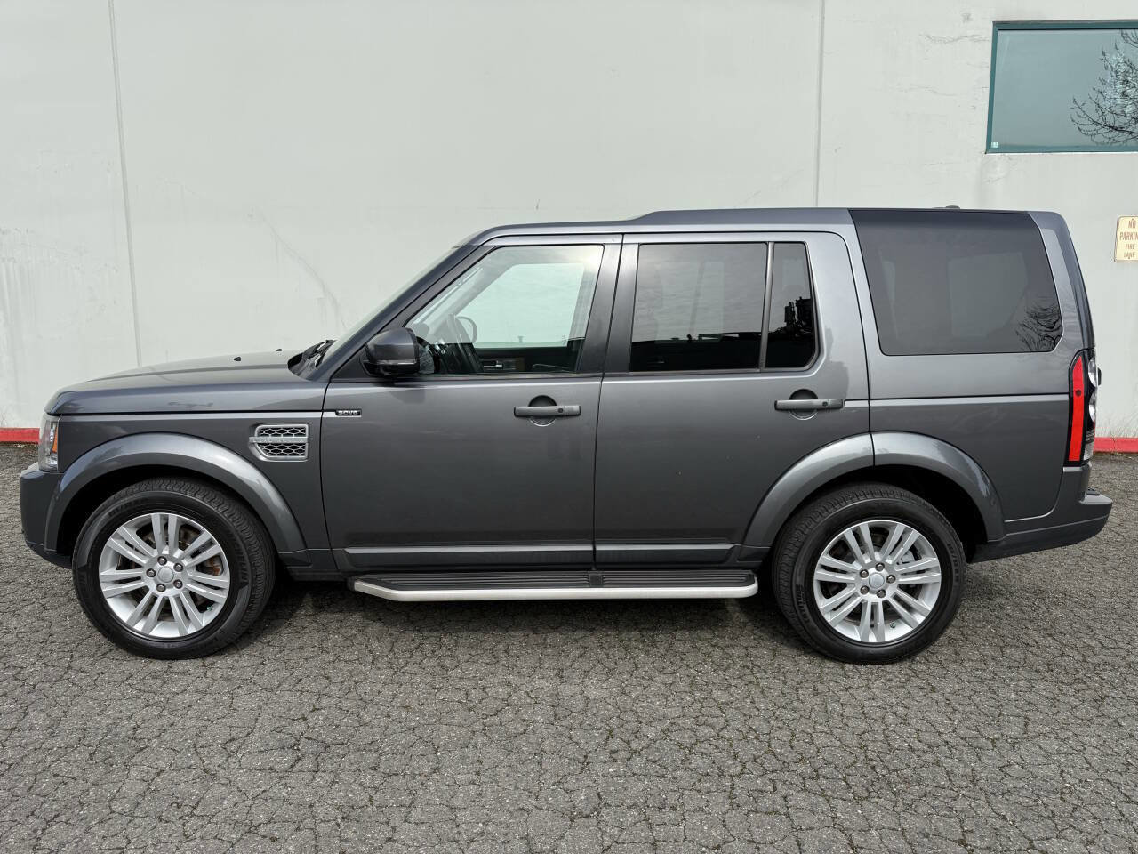 Used 2016 Land Rover LR4 HSE LUX AWD/4WD image 2
