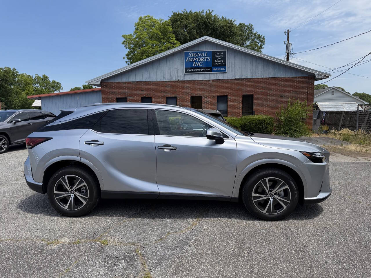 Used 2025 Lexus RX 350 Premium w/ Accessory Package (Z1) FWD image 5