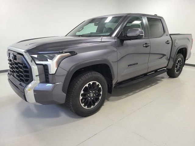 Used 2025 Toyota Tundra SR5 w/ TRD Off-Road Premium Package AWD/4WD image 9