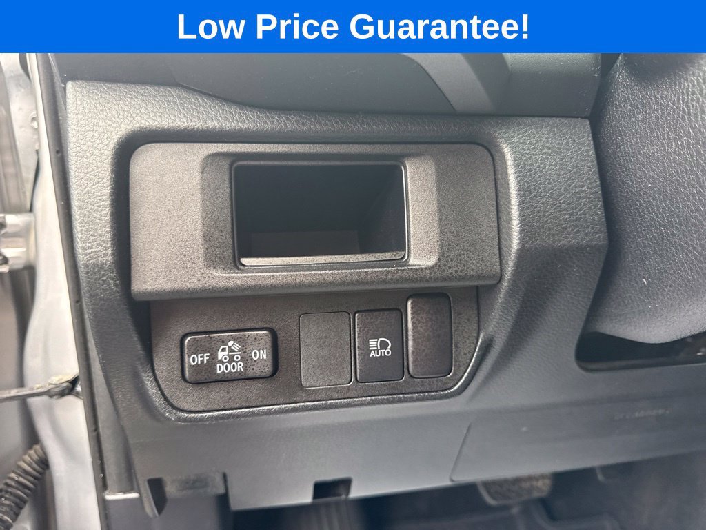 Used 2018 Toyota Tacoma SR5 AWD/4WD image 27