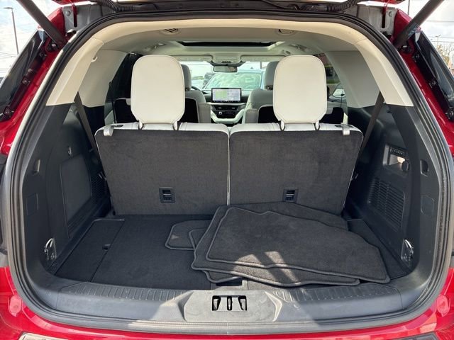 Used 2025 Ford Explorer Platinum w/ Ultimate Package image 9