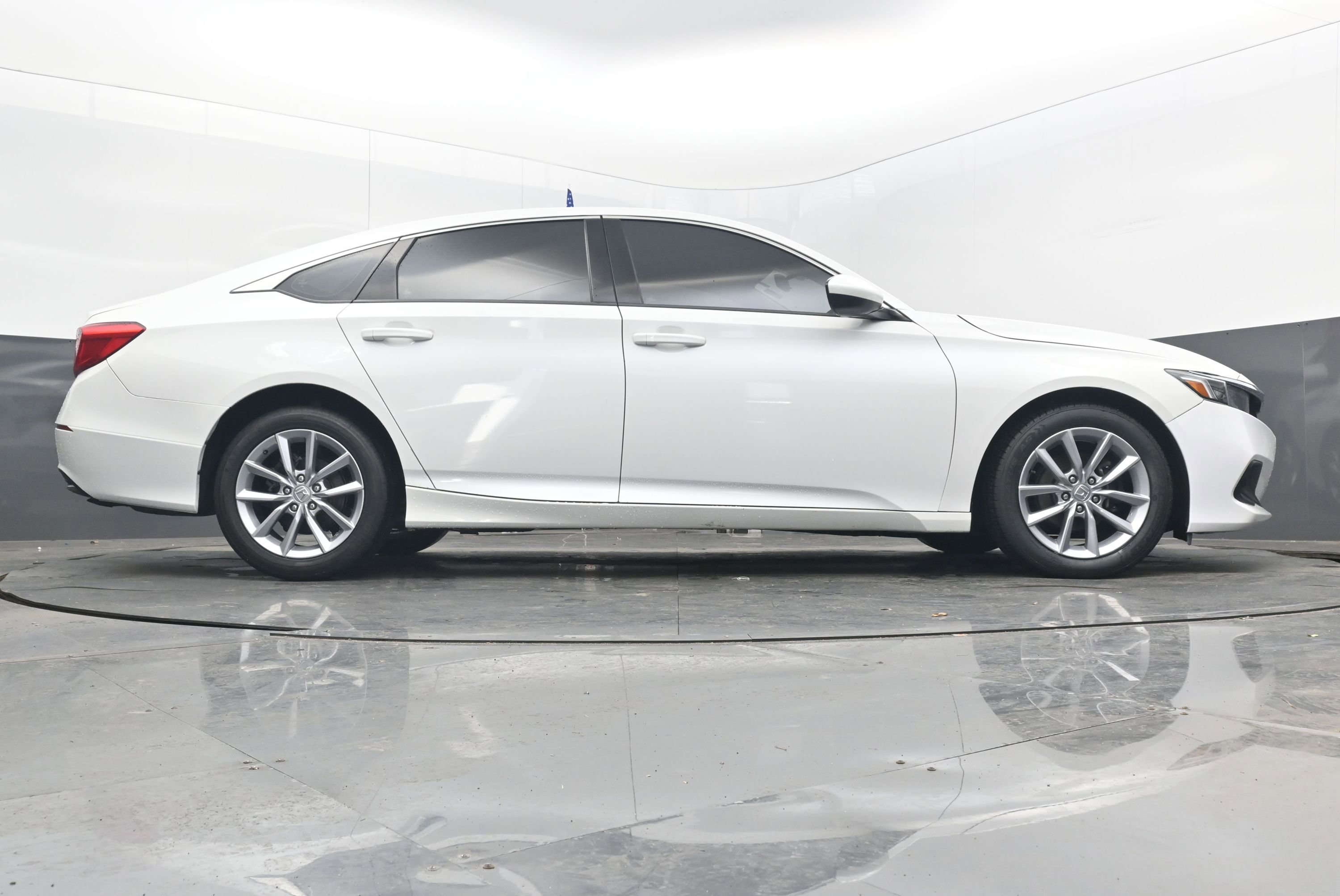 Used 2021 Honda Accord LX image 29