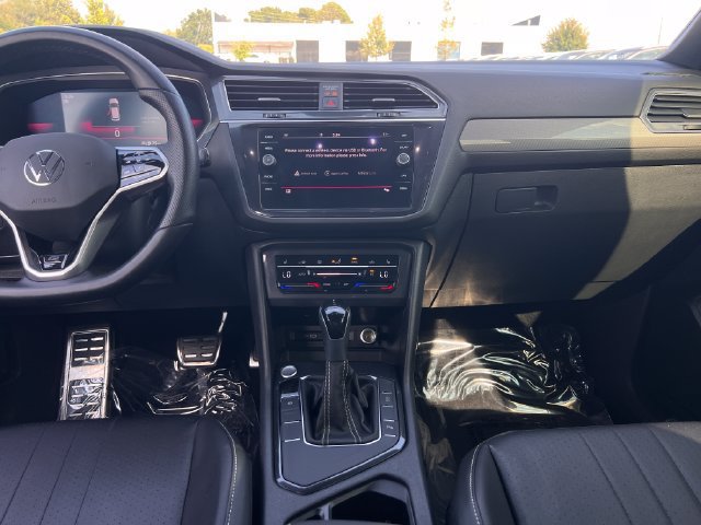 Used 2022 Volkswagen Tiguan SE R-Line FWD image 14