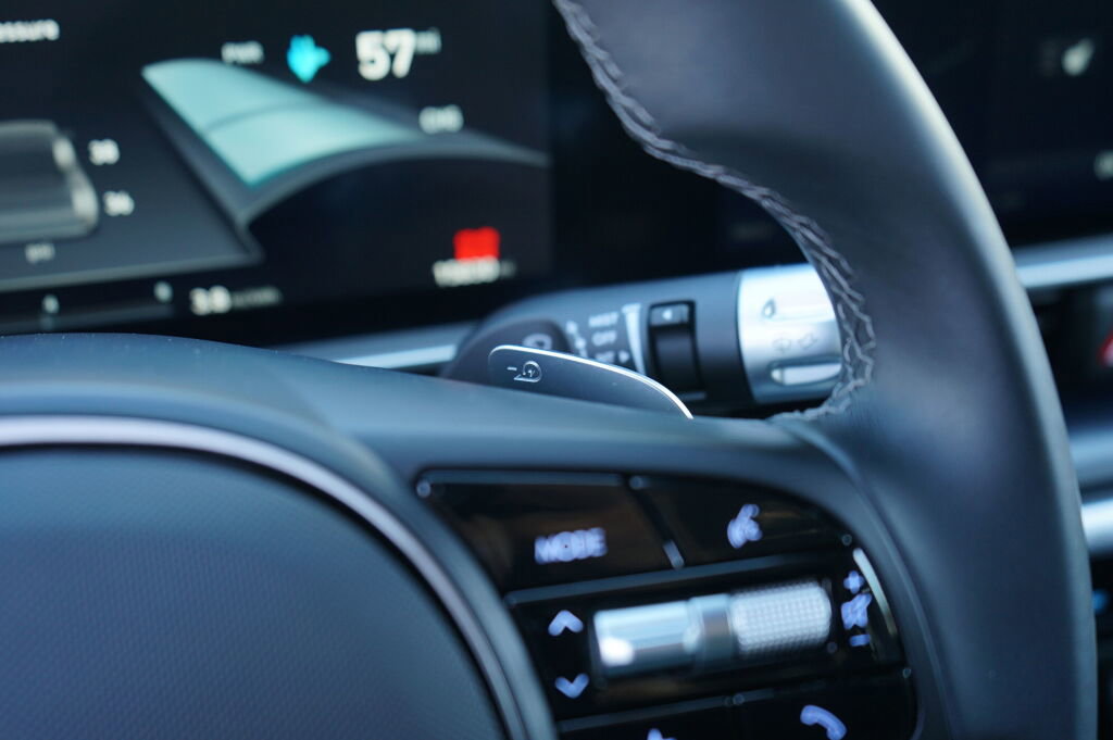 Certified 2024 Hyundai Ioniq 6 SE RWD image 28