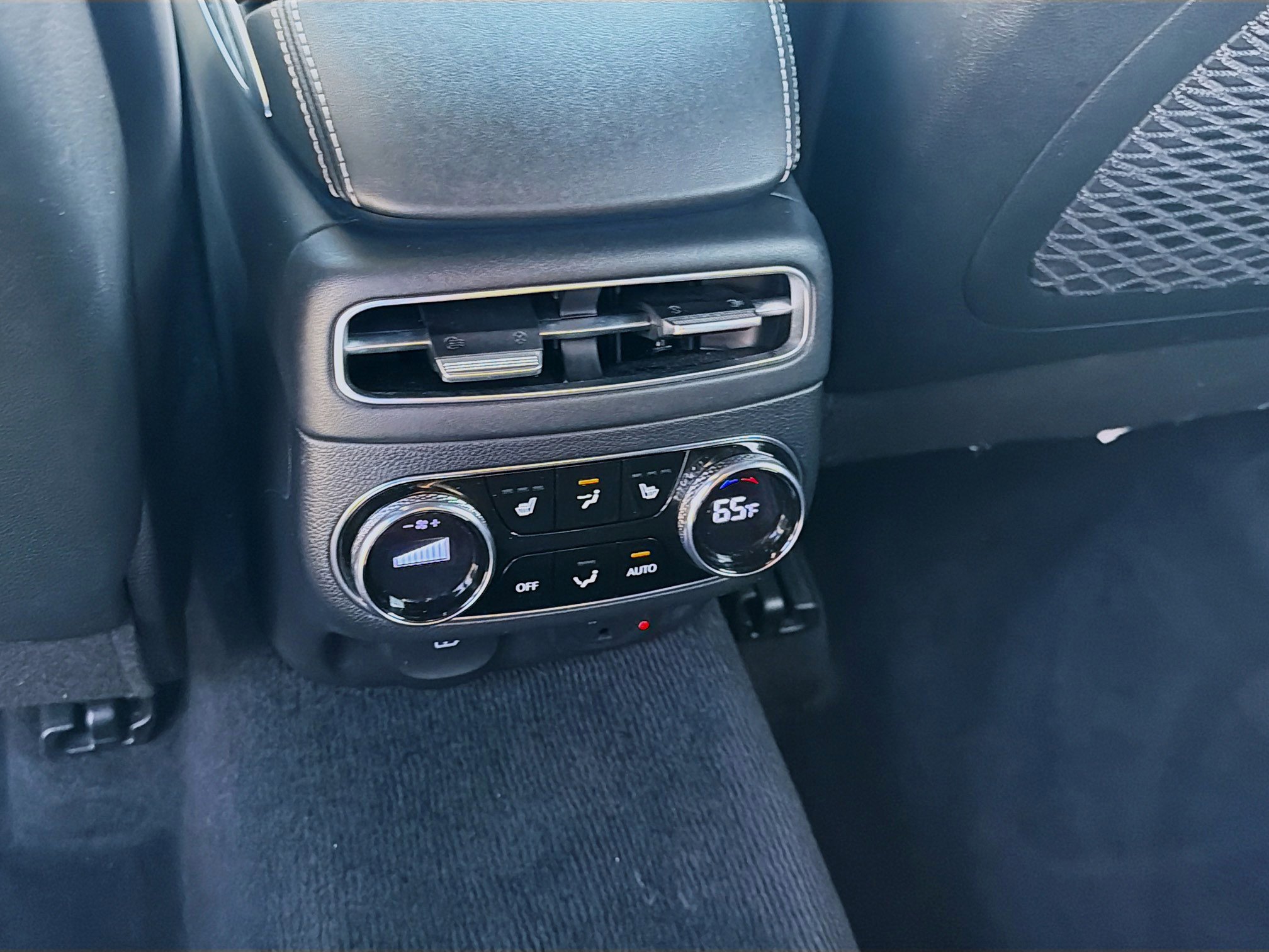 Used 2022 Genesis GV70 3.5T Sport w/ Sport Prestige Package image 23