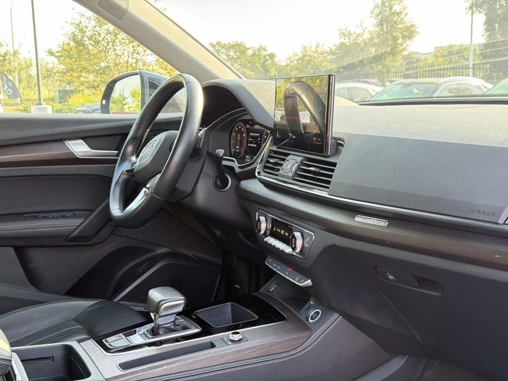 Used 2022 Audi Q5 2.0T Premium Plus w/ Premium Plus Package AWD/4WD image 21