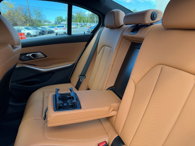 New 2026 BMW 330i xDrive Sedan w/ Premium Package AWD/4WD image 25