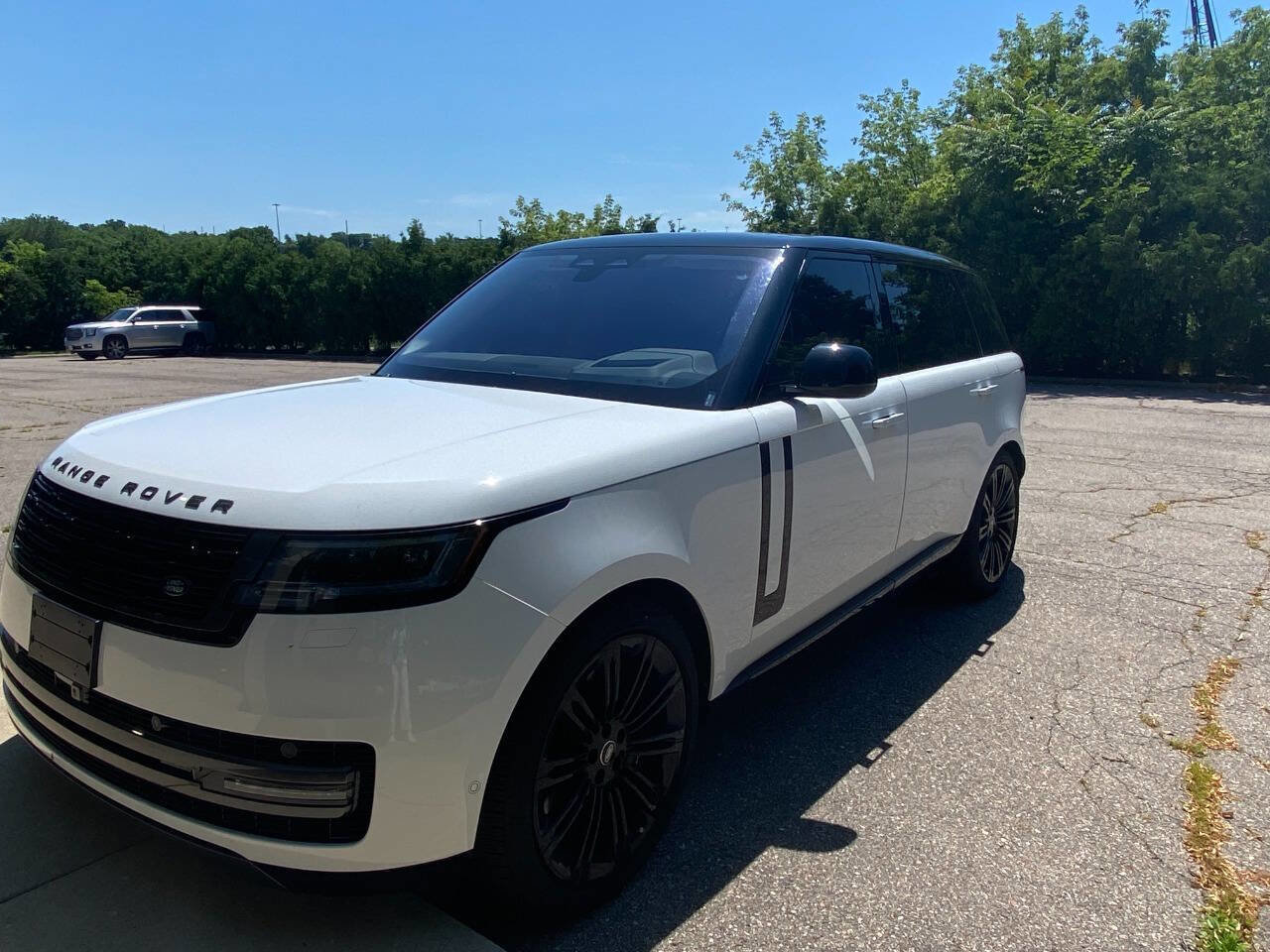 Used 2023 Land Rover Range Rover Long Wheelbase SE image 8