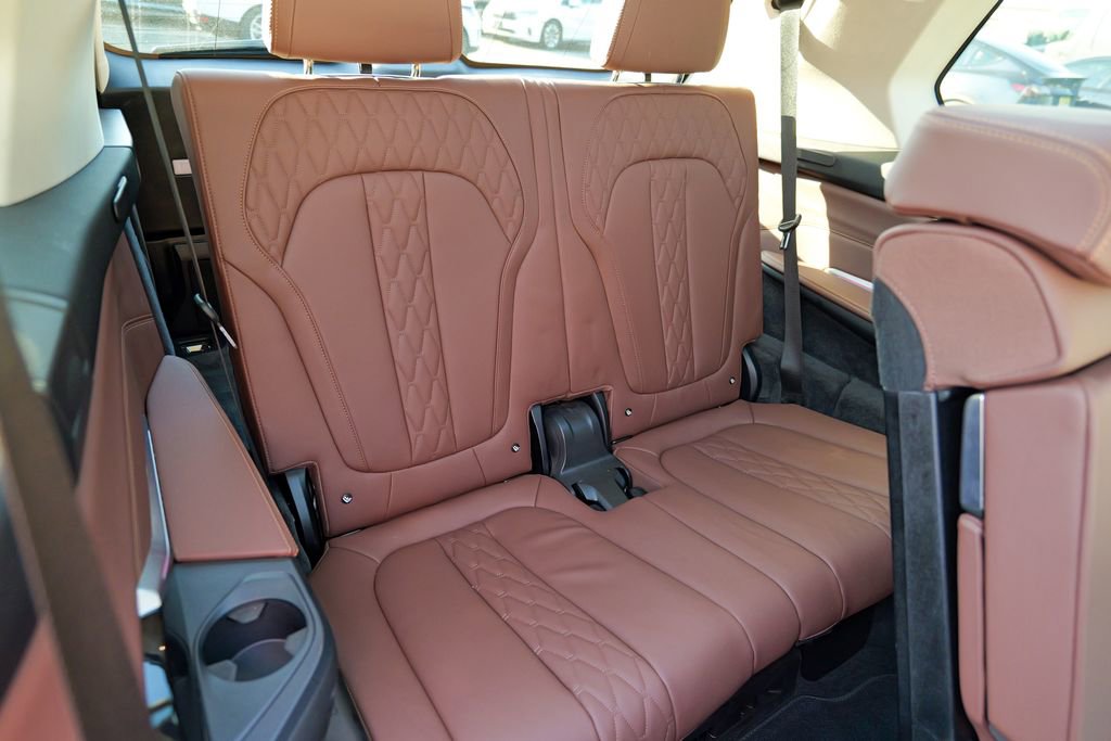 Used 2024 BMW X7 xDrive40i w/ Climate Comfort Package AWD/4WD image 37
