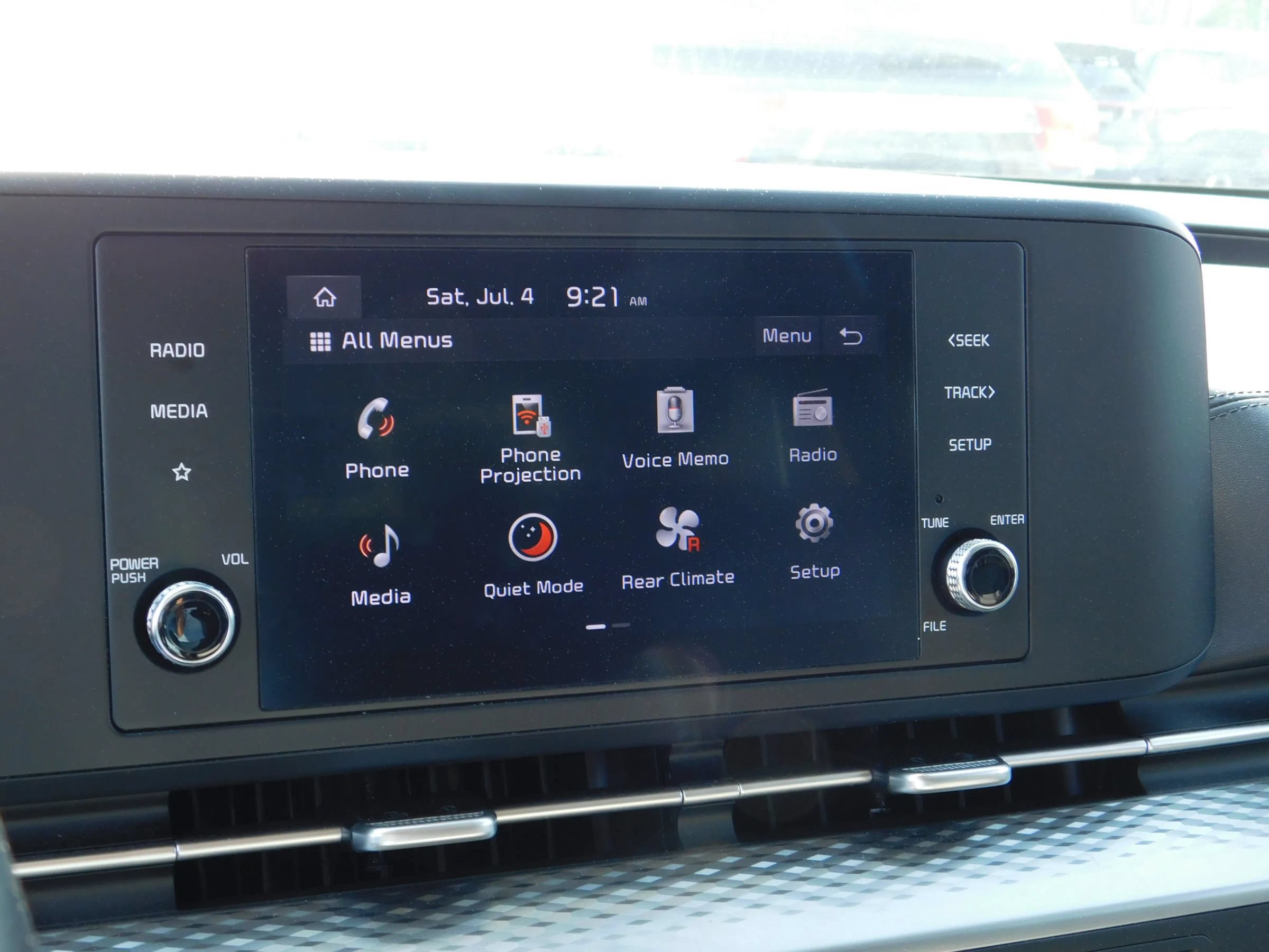 Used 2024 Kia Carnival LX FWD image 14