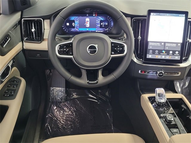 New 2026 Volvo XC90 B6 Plus w/ Protection Package Premier image 7