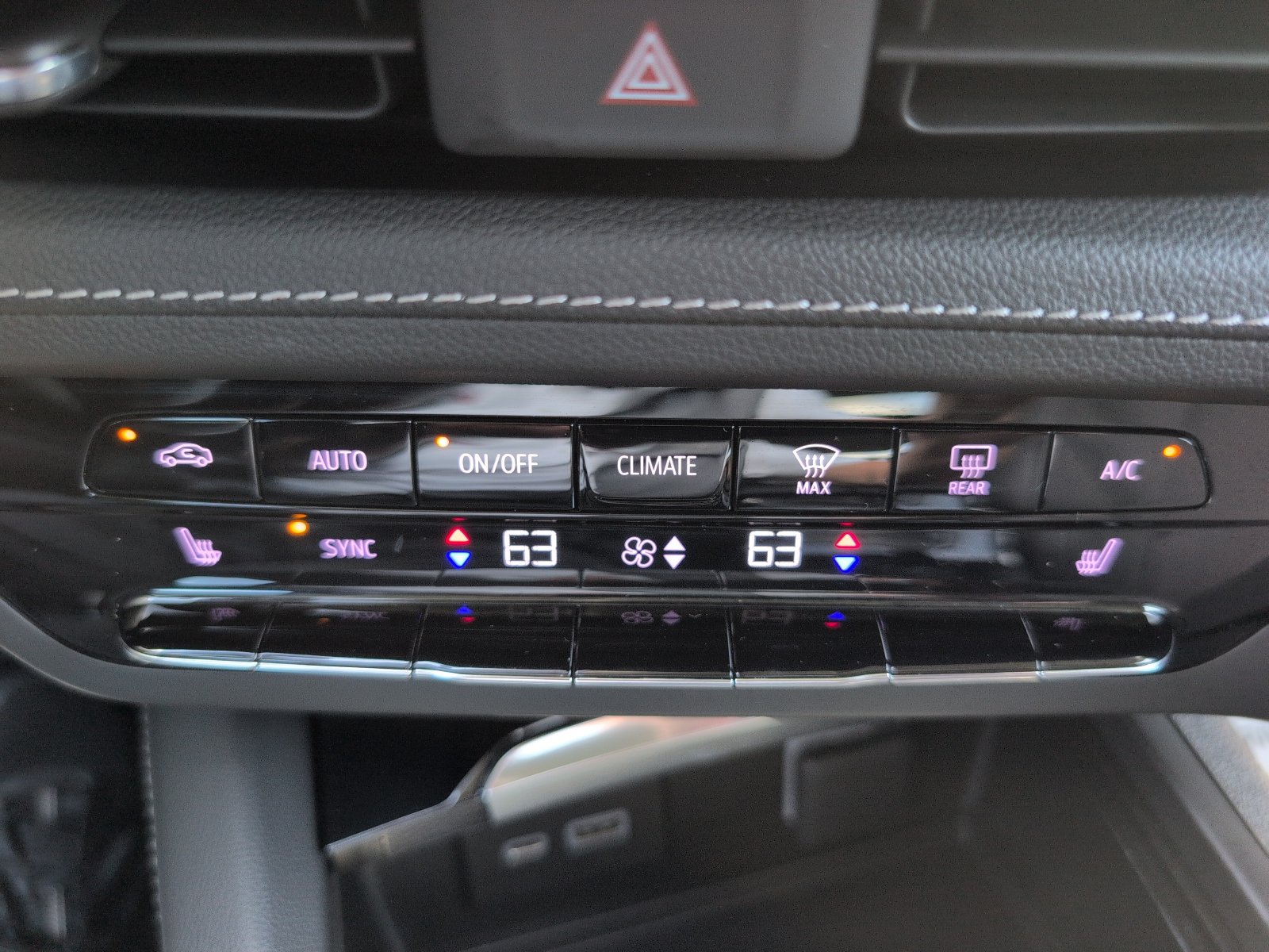 Used 2023 Buick Envision Preferred w/ Sport Touring Package AWD/4WD image 31