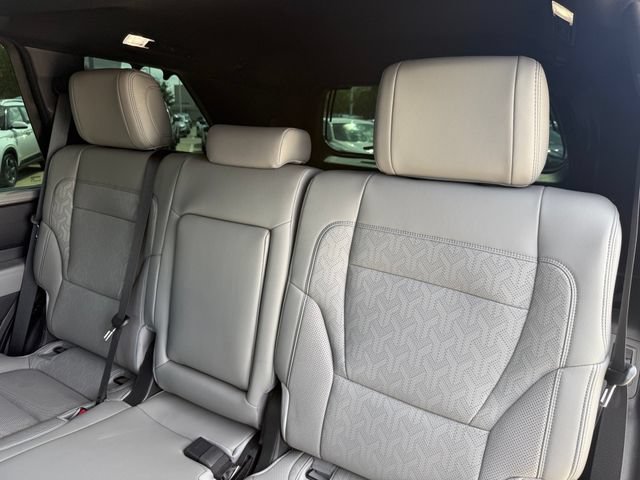 Used 2025 Toyota Sequoia Limited AWD/4WD image 30