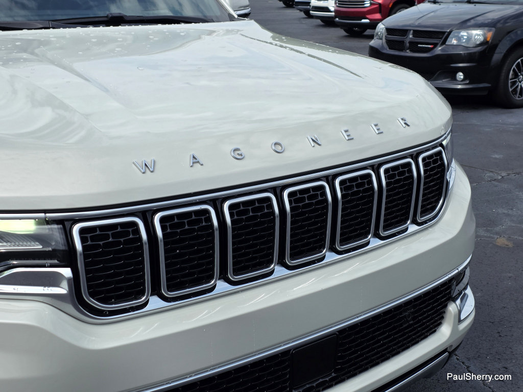 Used 2022 Jeep Wagoneer Series III w/ Premium Group I AWD/4WD image 9
