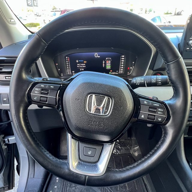 Used 2023 Honda Pilot Elite image 16