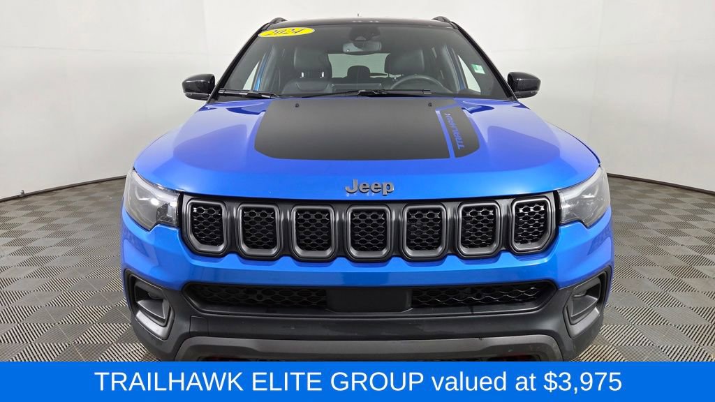 Used 2024 Jeep Compass Trailhawk w/ Trailhawk Elite Group image 2