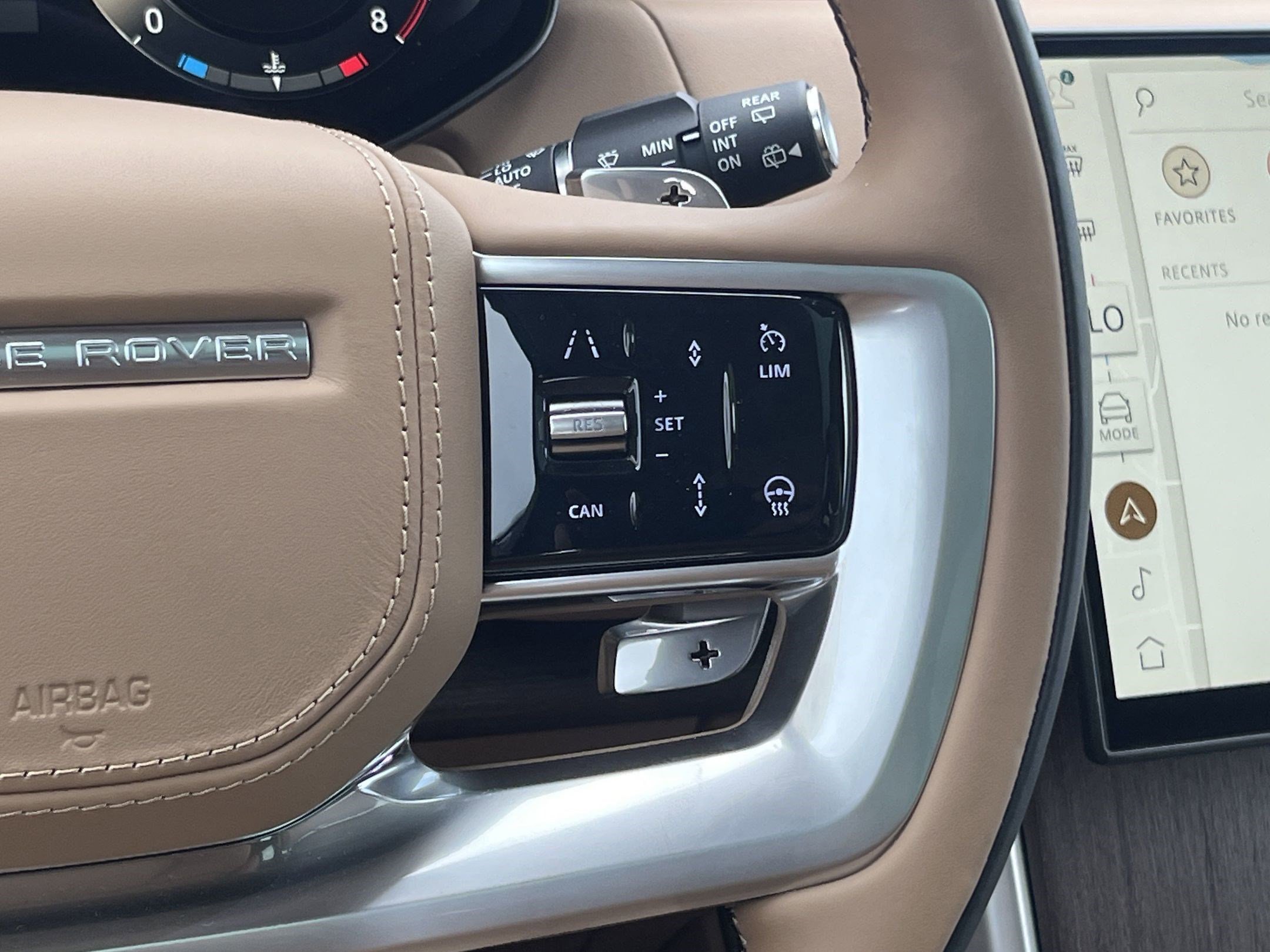 New 2025 Land Rover Range Rover SE image 22