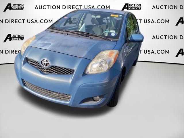 Used 2011 Toyota Yaris 4-Door Hatchback image 5