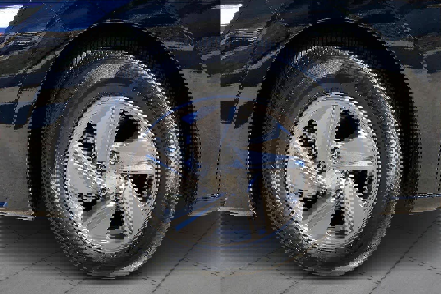 Certified 2024 Hyundai Elantra SE image 10