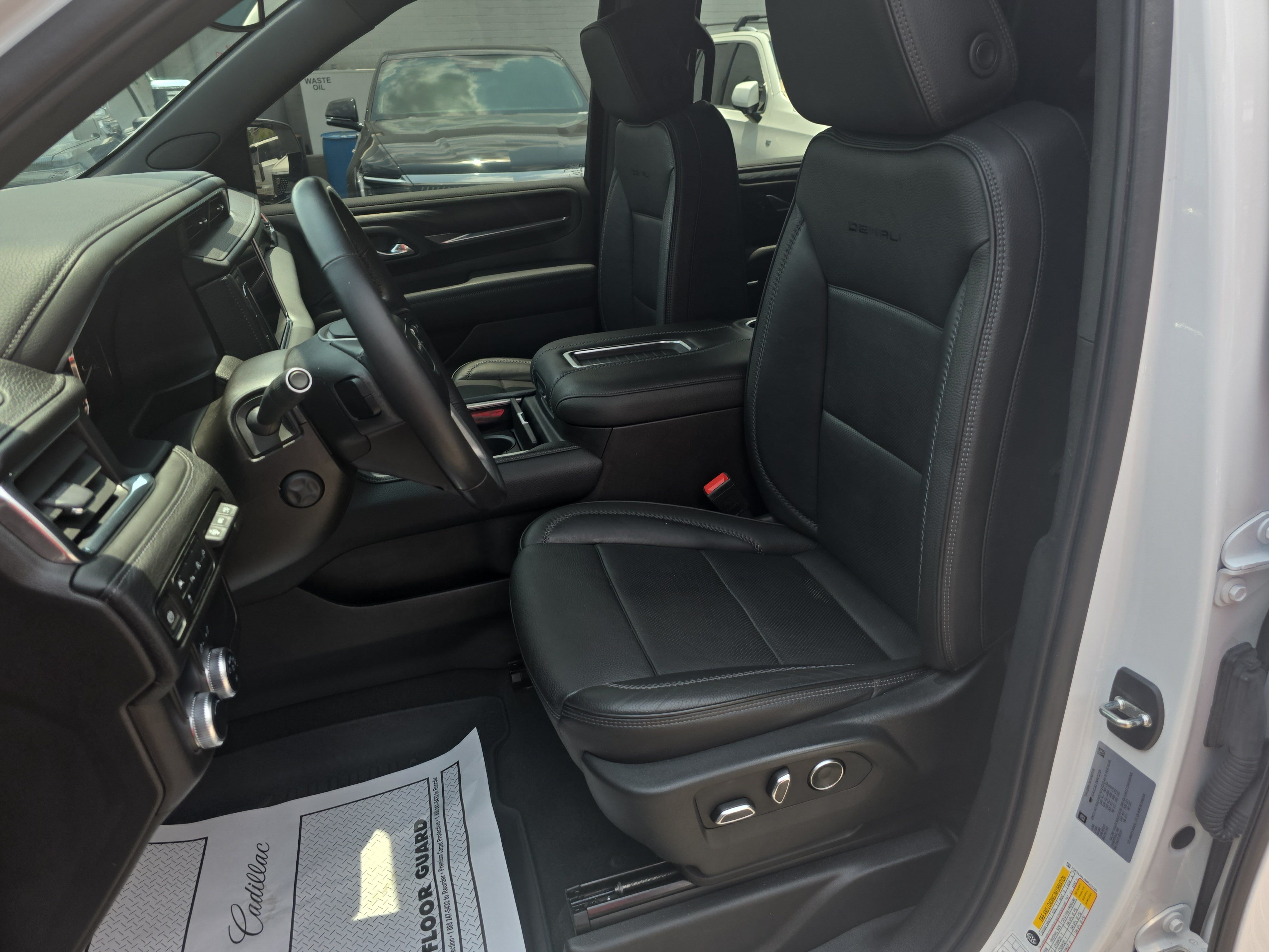 Used 2021 GMC Yukon XL Denali RWD image 16